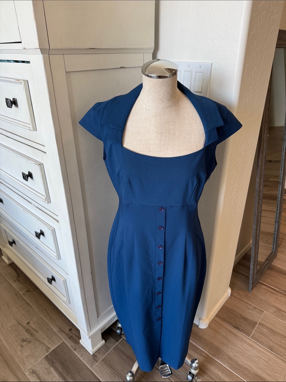 NWT Glamour Bunny L Lexy Pencil Dress